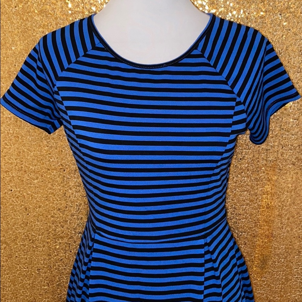 ✨Black & Blue Mid dress - Picture 2 of 9